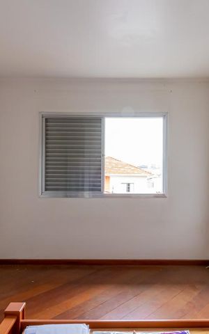 Casa à venda com 200m², 3 quartos e 2 vagas Casa à venda com 200m², 3 quartos e 2 vagasSuíte