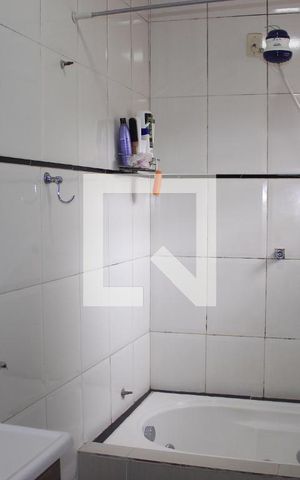 Casa à venda com 130m², 3 quartos e 2 vagasBanheiro 2