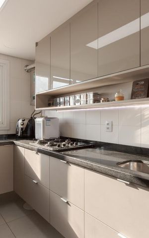 Apartamento à venda com 60m², 2 quartos e 2 vagas Apartamento à venda com 60m², 2 quartos e 2 vagasCozinha e Área de Serviço