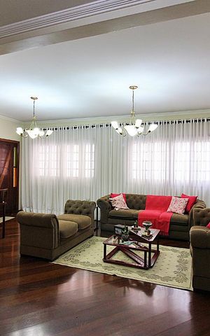 Casa para alugar com 300m², 3 quartos e 3 vagasSala 
