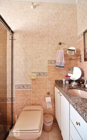 Casa para alugar com 300m², 3 quartos e 3 vagasBanheiro Social 1 