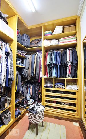 Casa para alugar com 300m², 3 quartos e 3 vagasCloset da Suíte