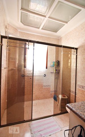 Casa para alugar com 300m², 3 quartos e 3 vagasBanheiro Social 1 