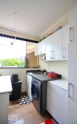 Casa para alugar com 300m², 3 quartos e 3 vagasLavanderia