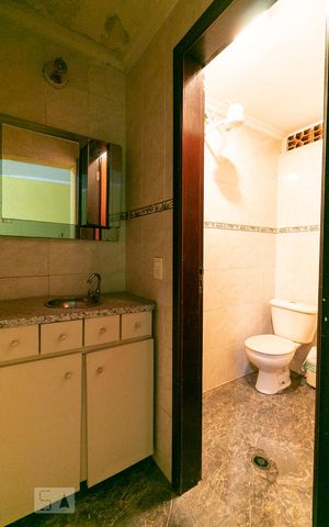 Casa à venda com 270m², 4 quartos e 5 vagasBanheiro