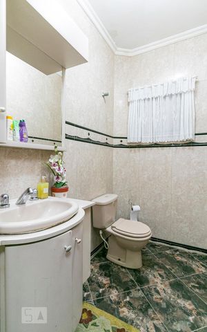 Casa à venda com 270m², 4 quartos e 5 vagasLavabo