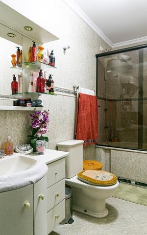 Casa à venda com 270m², 4 quartos e 5 vagasBanheiro da Suíte