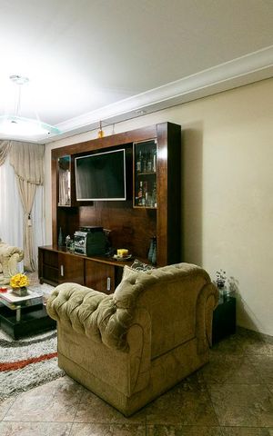 Casa à venda com 270m², 4 quartos e 5 vagasSala
