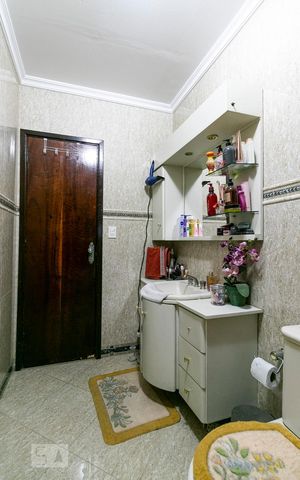 Casa à venda com 270m², 4 quartos e 5 vagasBanheiro da Suíte