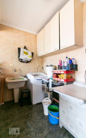 Casa à venda com 270m², 4 quartos e 5 vagasÁrea de Serviço