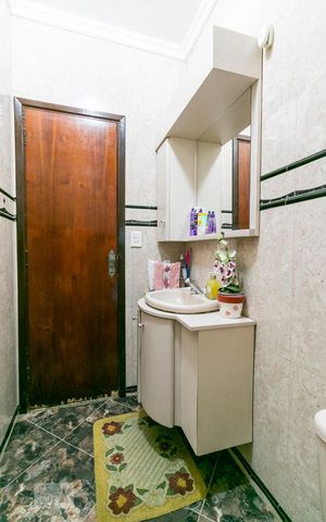 Casa à venda com 270m², 4 quartos e 5 vagasLavabo