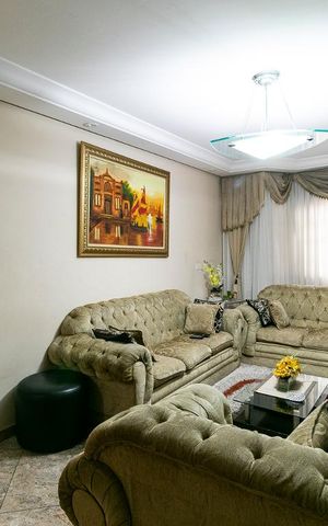 Casa à venda com 270m², 4 quartos e 5 vagasSala