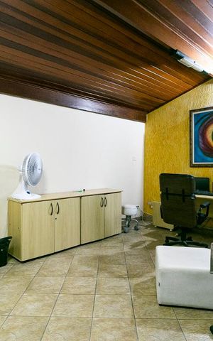 Casa à venda com 270m², 4 quartos e 5 vagasSala superior