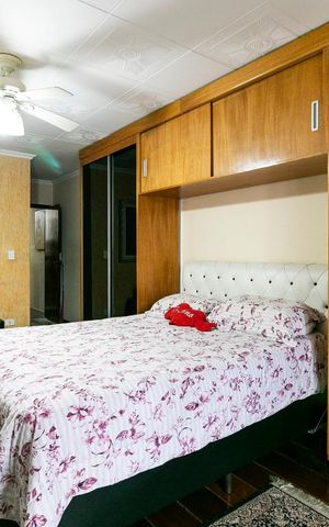 Casa à venda com 270m², 4 quartos e 5 vagasSuíte