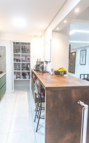 Apartamento à venda com 198m², 4 quartos e 3 vagasCozinha
