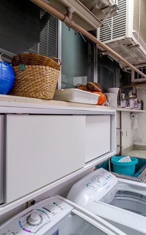 Apartamento à venda com 300m², 4 quartos e 2 vagas Apartamento à venda com 300m², 4 quartos e 2 vagasLavanderia
