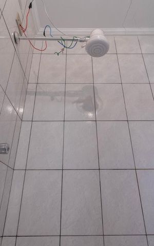 Casa à venda com 178m², 3 quartos e 3 vagasBanheiro da Suíte - Chuveiro Elétrico