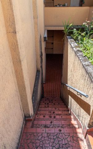 Casa à venda com 178m², 3 quartos e 3 vagasEscada