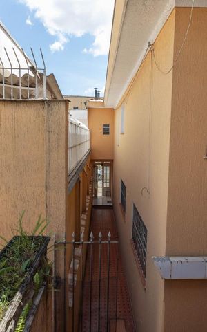 Casa à venda com 178m², 3 quartos e 3 vagasCorredor Lateral