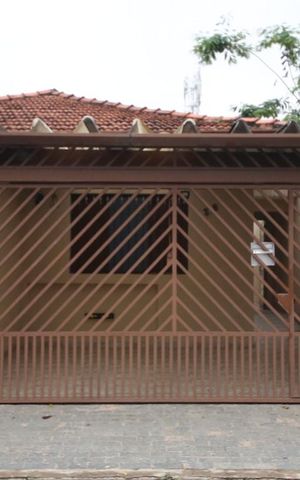 Casa para alugar com 150m², 3 quartos e 1 vagaFachada