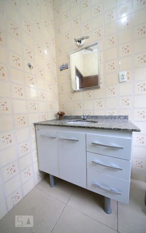 Casa para alugar com 150m², 3 quartos e 1 vagaBanheiro
