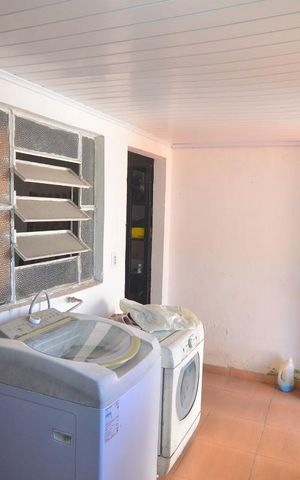 Casa à venda com 136m², 3 quartos e 1 vagaÁrea de serviço