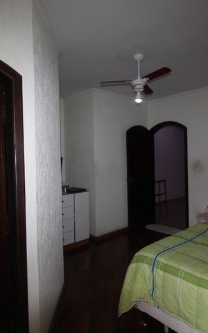 Casa à venda com 338m², 4 quartos e 3 vagasQuarto 1 suite
