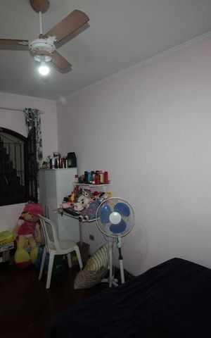 Casa à venda com 338m², 4 quartos e 3 vagasQuarto 2