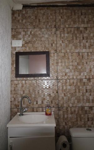 Casa à venda com 338m², 4 quartos e 3 vagasEdicula banheiro