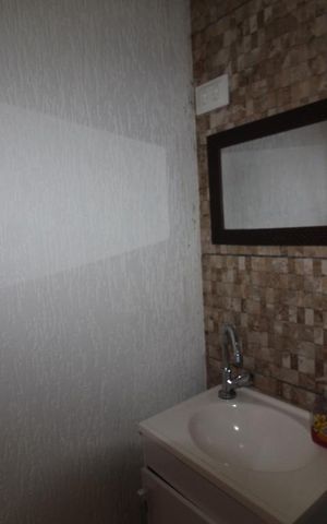 Casa à venda com 338m², 4 quartos e 3 vagasEdicula banheiro