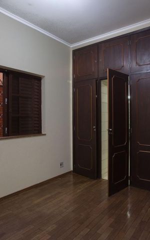 Casa para alugar com 350m², 4 quartos e 2 vagasSuíte 1