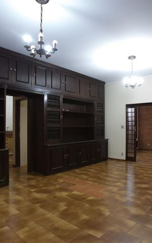 Casa para alugar com 350m², 4 quartos e 2 vagasSala