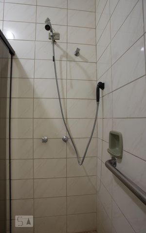 Casa para alugar com 350m², 4 quartos e 2 vagasBanheiro da suíte 1