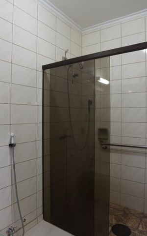 Casa para alugar com 350m², 4 quartos e 2 vagasBanheiro da suíte 1