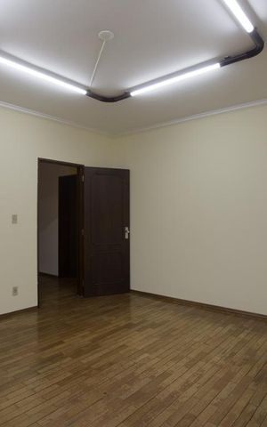 Casa para alugar com 350m², 4 quartos e 2 vagasQuarto