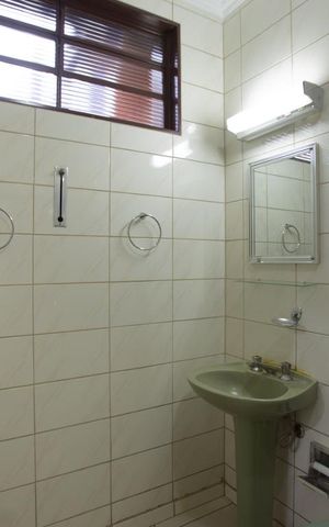 Casa para alugar com 350m², 4 quartos e 2 vagasBanheiro da suíte 1
