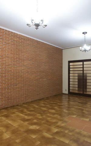 Casa para alugar com 350m², 4 quartos e 2 vagasSala