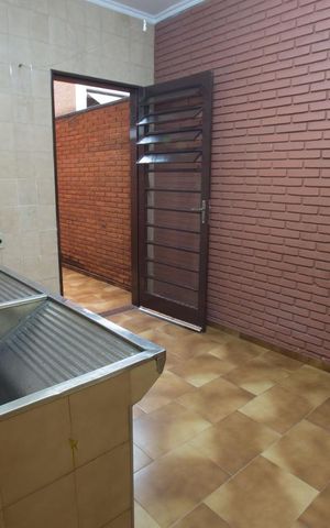 Casa para alugar com 350m², 4 quartos e 2 vagasÁrea de serviço