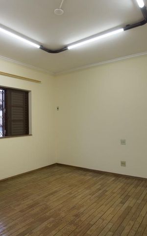 Casa para alugar com 350m², 4 quartos e 2 vagasQuarto