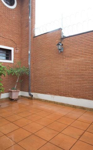 Casa para alugar com 350m², 4 quartos e 2 vagasGaragem