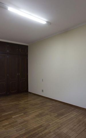 Casa para alugar com 350m², 4 quartos e 2 vagasSuíte 2