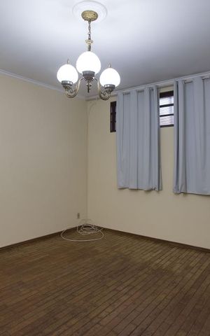 Casa para alugar com 350m², 4 quartos e 2 vagasSala de TV