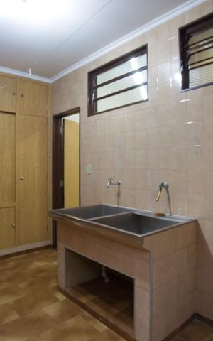 Casa para alugar com 350m², 4 quartos e 2 vagasÁrea de serviço