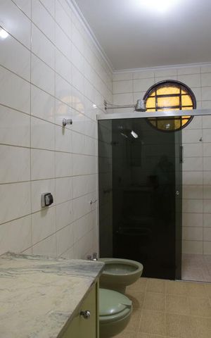 Casa para alugar com 350m², 4 quartos e 2 vagasBanheiro da suíte 3