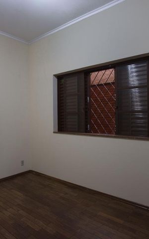 Casa para alugar com 350m², 4 quartos e 2 vagasSuíte 1