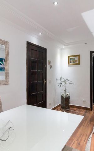 Casa à venda com 300m², 3 quartos e 2 vagasSala
