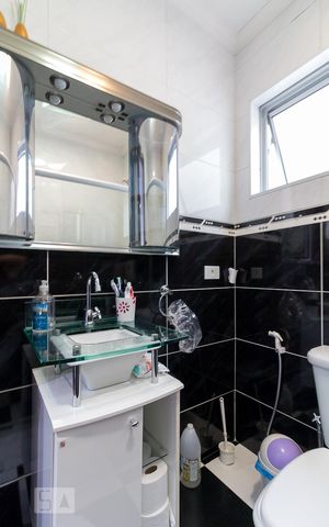 Casa à venda com 300m², 3 quartos e 2 vagasBanheiro social