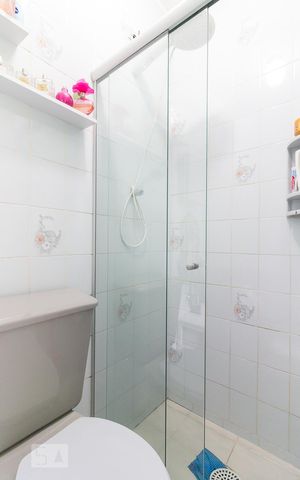 Casa à venda com 300m², 3 quartos e 2 vagasBanheiro de serviço