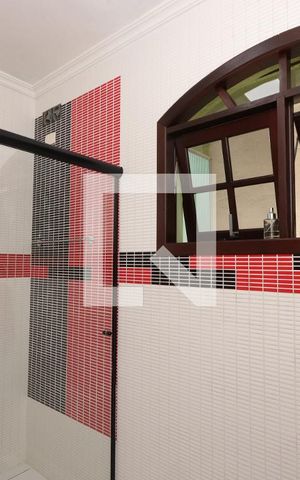 Casa à venda com 180m², 3 quartos e 3 vagasBanheiro da Suíte