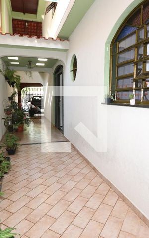 Casa à venda com 180m², 3 quartos e 3 vagasCorredor